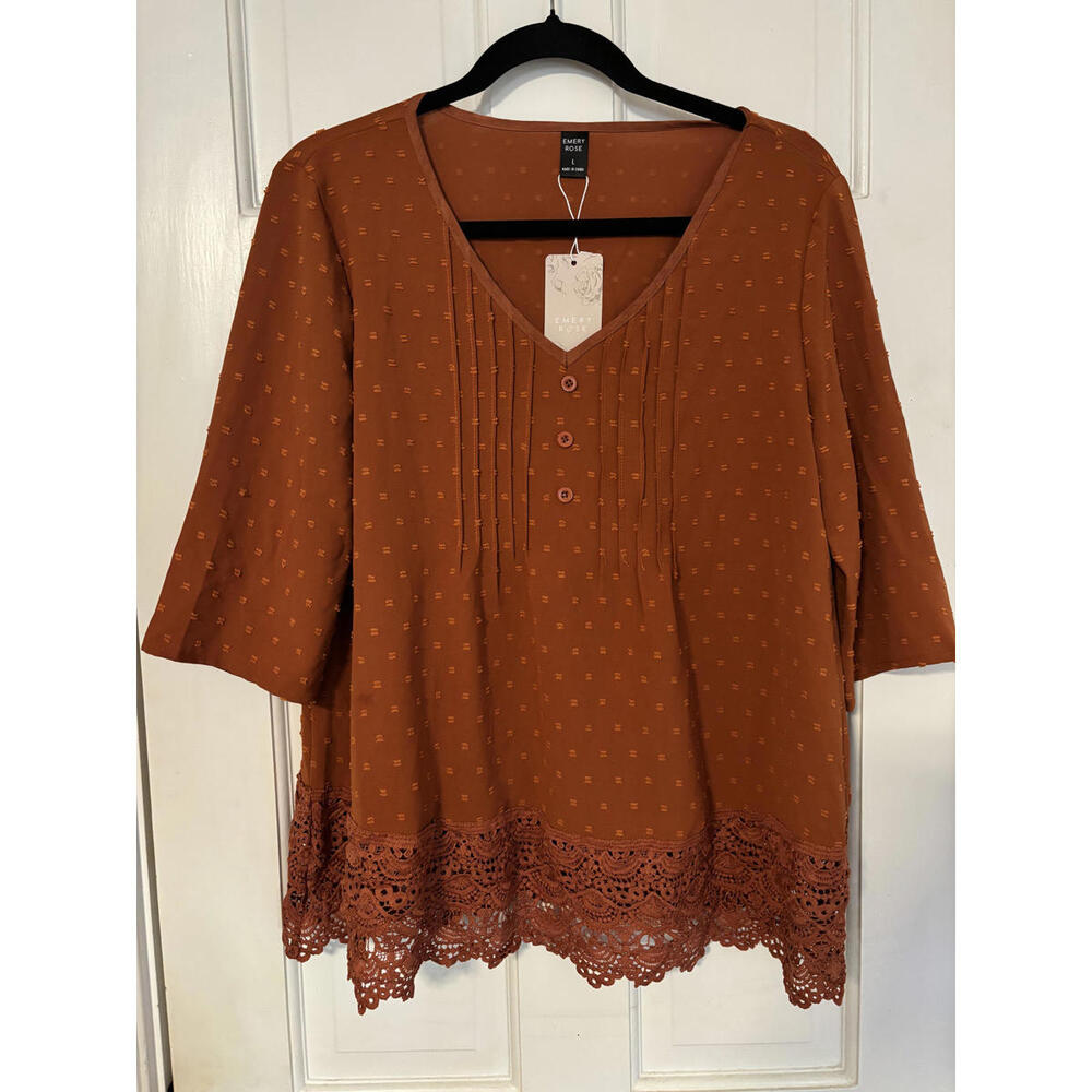 Nwt Emery Rose Women's Rust Orange Top With Lace Hem